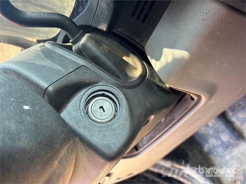 Ford F-150 XL 4x4 Extended Cab Pickup (Inoperable) Inne