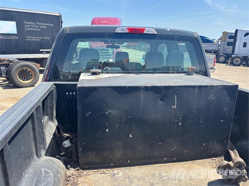 Ford F-150 XL 4x4 Extended Cab Pickup (Inoperable) Inne