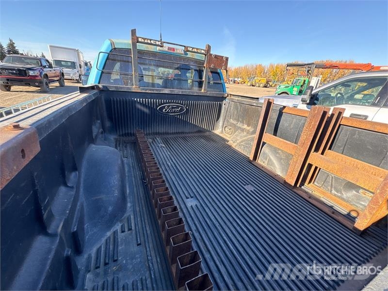 Ford F-150 XL 4x4 Extended Cab Pickup Egyéb