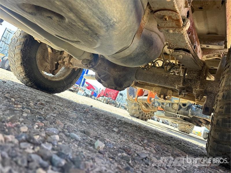 Ford F-150 XL 4x4 Extended Cab Pickup (Inoperable) Inne