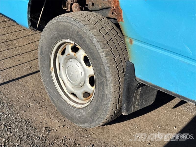 Ford F-150 XL 4x4 Extended Cab Pickup Egyéb