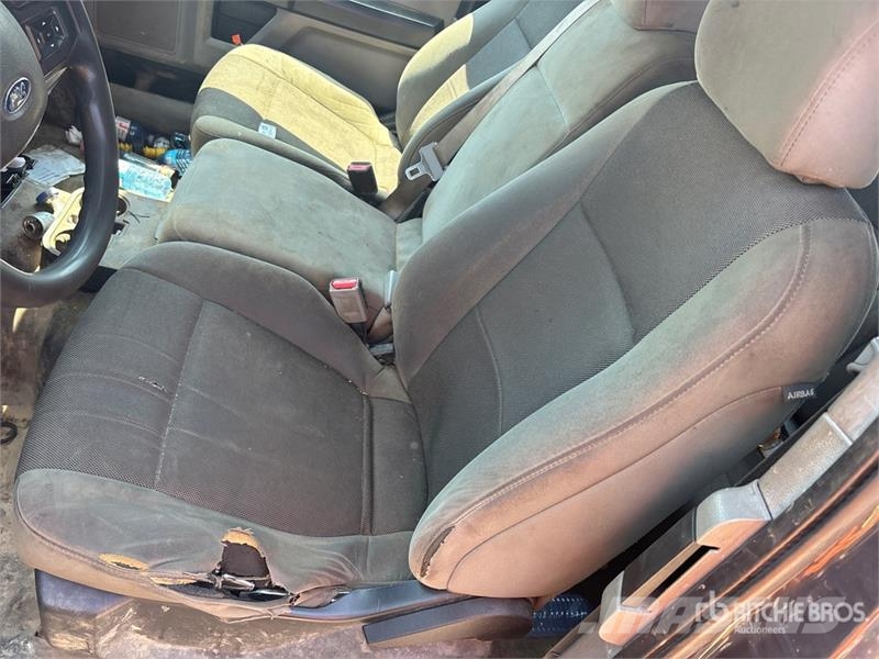 Ford F-150 XL 4x4 Extended Cab Pickup (Inoperable) Inne