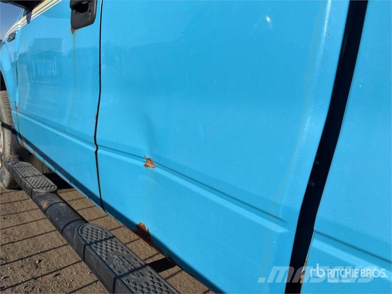 Ford F-150 XL 4x4 Extended Cab Pickup Egyéb