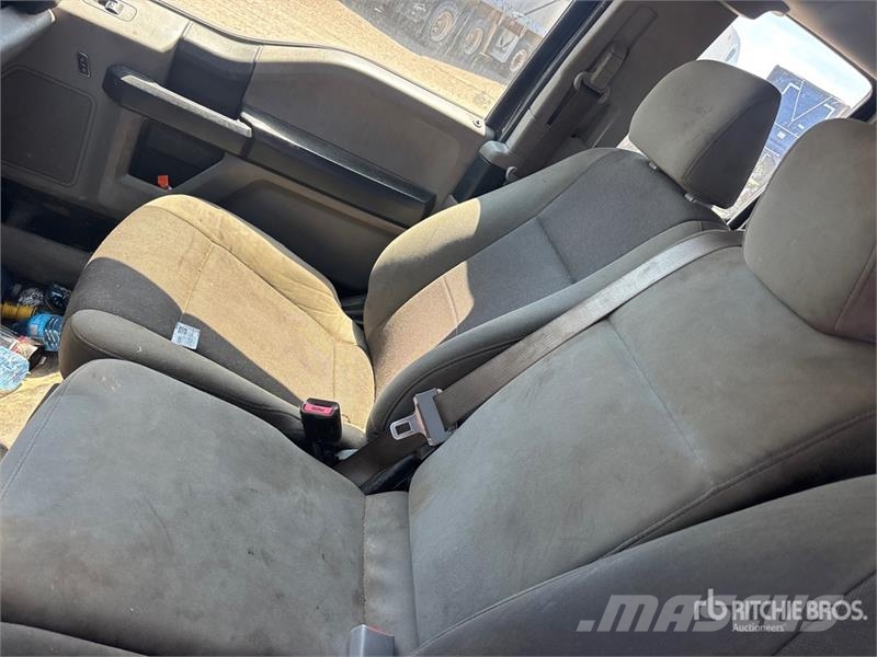 Ford F-150 XL 4x4 Extended Cab Pickup (Inoperable) Inne