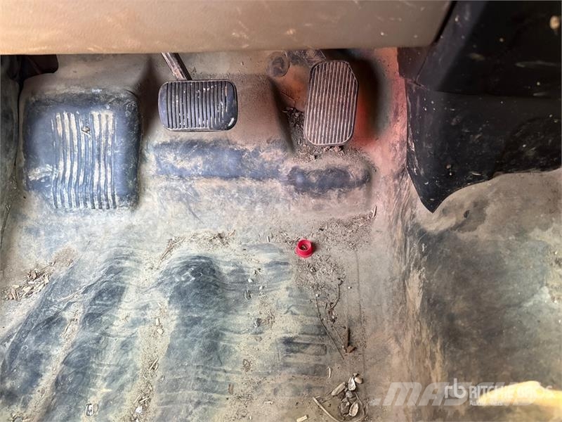 Ford F-150 XL 4x4 Extended Cab Pickup (Inoperable) Inne