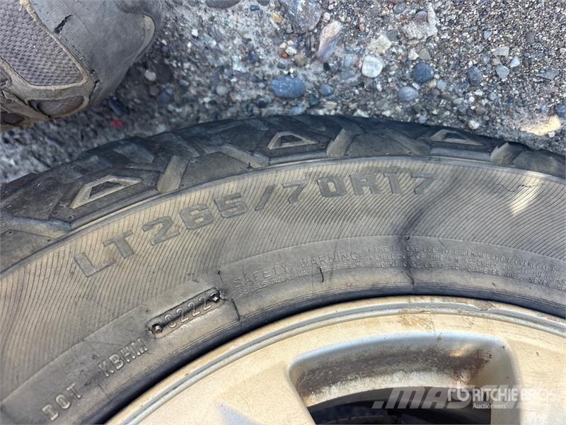 Ford F-150 XL 4x4 Extended Cab Pickup (Inoperable) Inne
