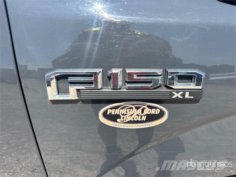 Ford F-150 XL 4x4 Extended Cab Pickup (Inoperable) Inne