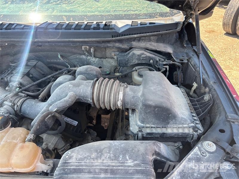 Ford F-150 XL 4x4 Extended Cab Pickup (Inoperable) Inne