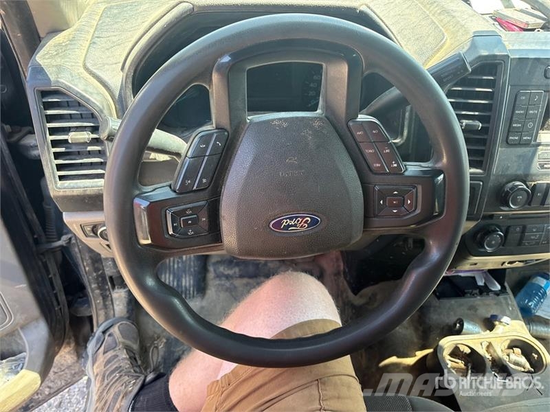 Ford F-150 XL 4x4 Extended Cab Pickup (Inoperable) Inne
