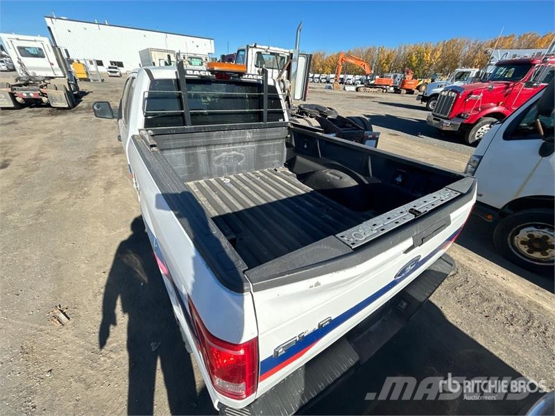 Ford F-150 XLT 4x2 Extended Cab Pickup Інше