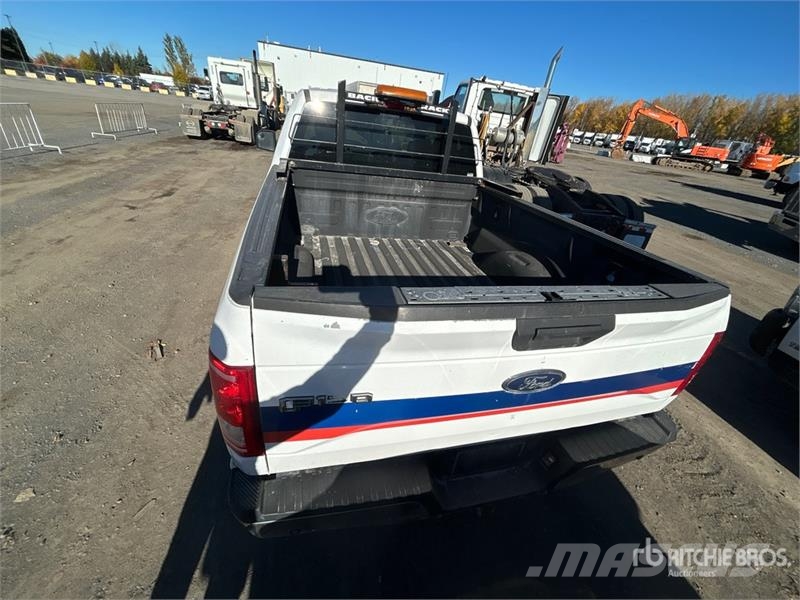 Ford F-150 XLT 4x2 Extended Cab Pickup Інше