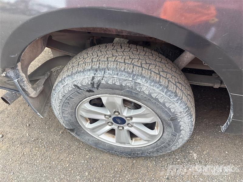 Ford F-150 XLT 4x2 Extended Cab Pickup Drugi