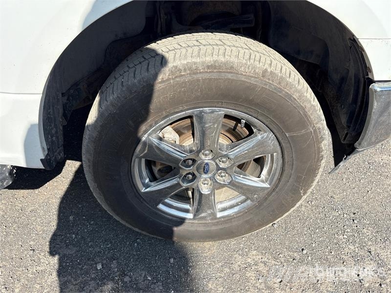 Ford F-150 XLT 4x4 Crew Cab Pickup Andre varebiler