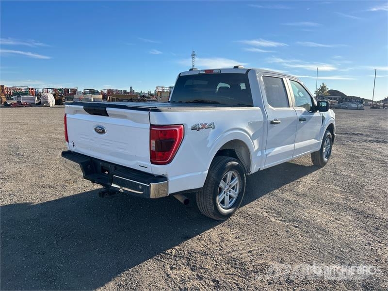 Ford F-150 XLT 4x4 Crew Cab Pickup Kita