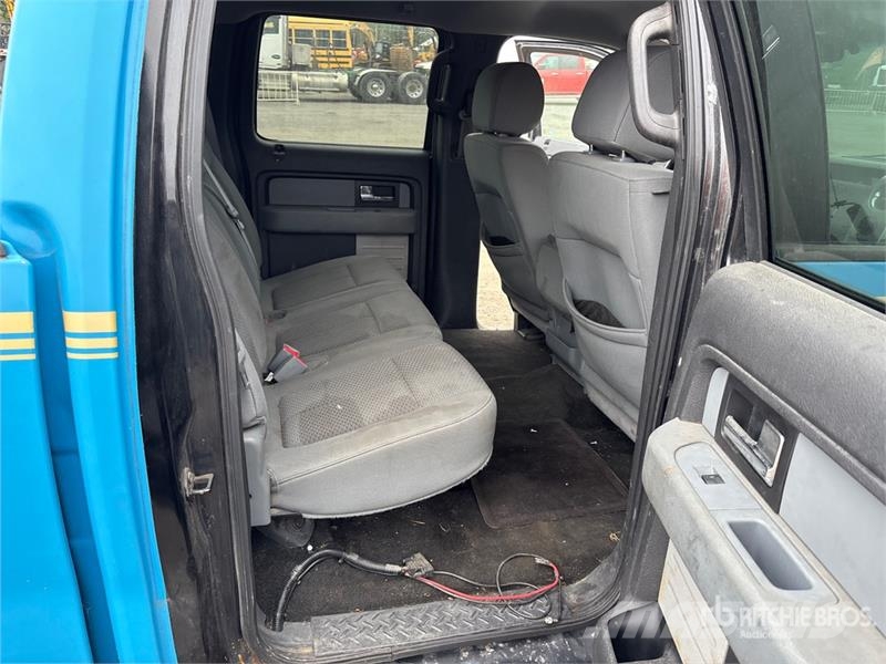 Ford F-150 XLT 4x4 Crew Cab Pickup Muu