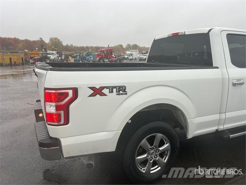 Ford F-150 XLT 4x4 Crew Cab Pickup Andre varebiler