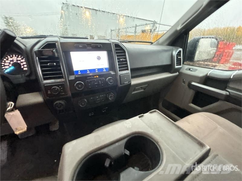 Ford F-150 XLT 4x4 Crew Cab Pickup 其他