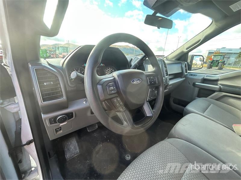 Ford F-150 XLT 4x4 Crew Cab Pickup 其他