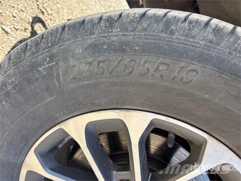 Ford F-150 XLT 4x4 Crew Cab Pickup 其他
