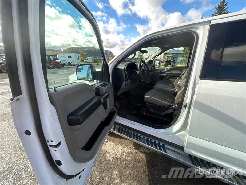 Ford F-150 XLT 4x4 Crew Cab Pickup 其他