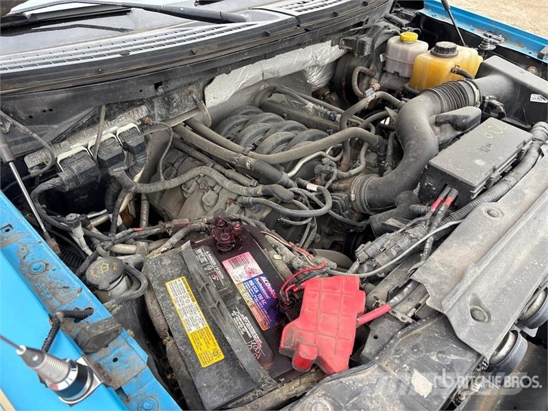 Ford F-150 XLT 4x4 Crew Cab Pickup Muu