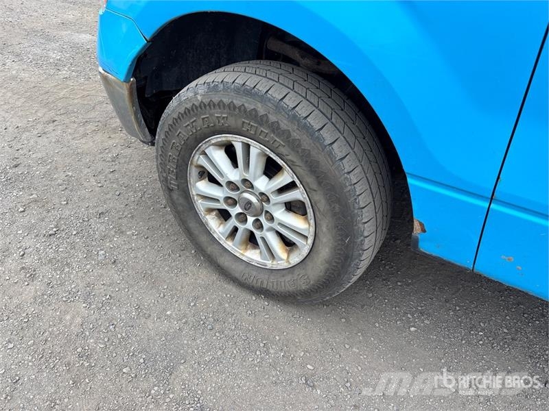 Ford F-150 XLT 4x4 Crew Cab Pickup Muu