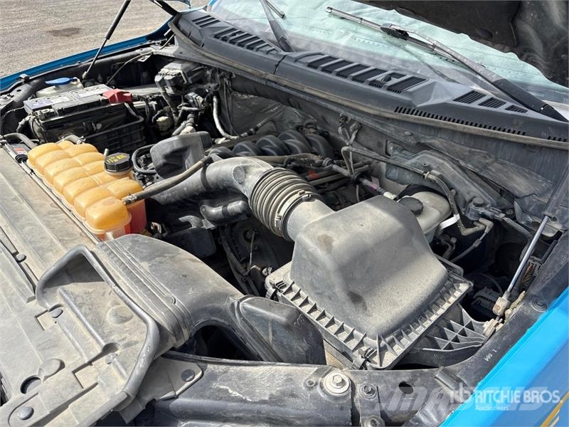 Ford F-150 XLT 4x4 Crew Cab Pickup Drugi