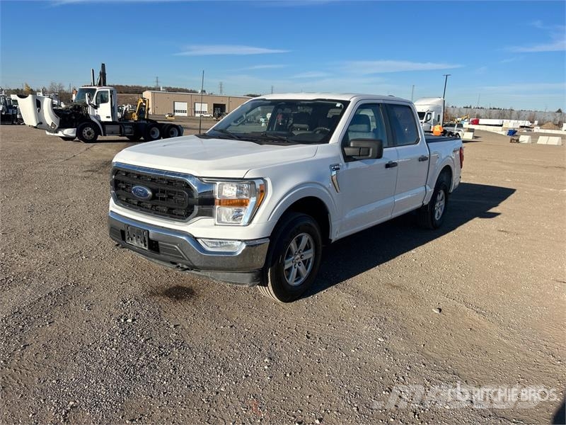 Ford F-150 XLT 4x4 Crew Cab Pickup Kita