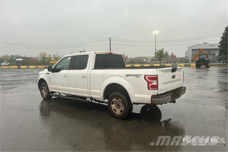 Ford F-150 XLT 4x4 Crew Cab Pickup (Inoperable) Ostalo