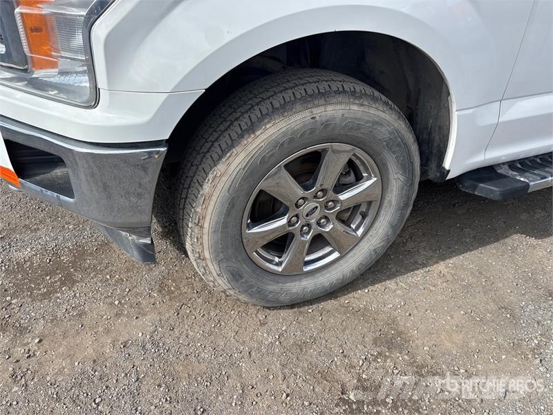 Ford F-150 XLT 4x4 Crew Cab Pickup Muu