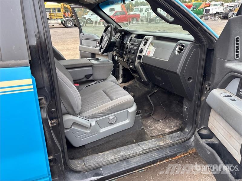 Ford F-150 XLT 4x4 Crew Cab Pickup Muu