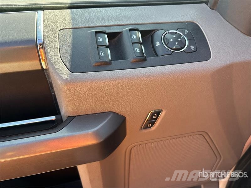 Ford F-150 XLT 4x4 Crew Cab Pickup Muu