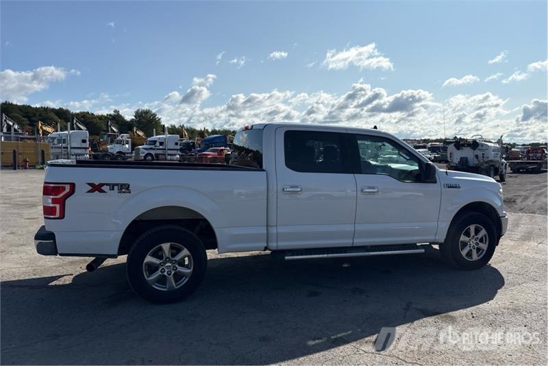 Ford F-150 XLT 4x4 Crew Cab Pickup Muu