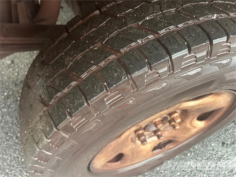 Ford F-150 XLT 4x4 Crew Cab Pickup (Inoperable) Ostalo
