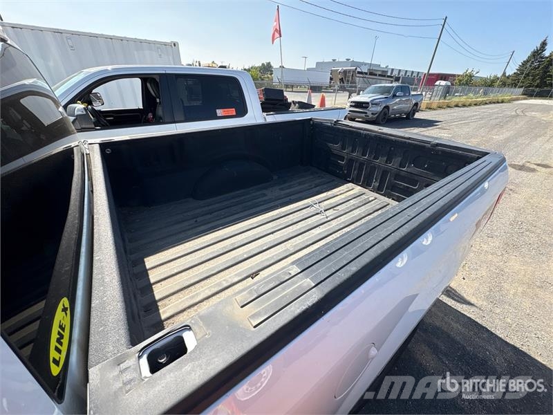 Ford F-150 XLT 4x4 Crew Cab Pickup Andre varebiler