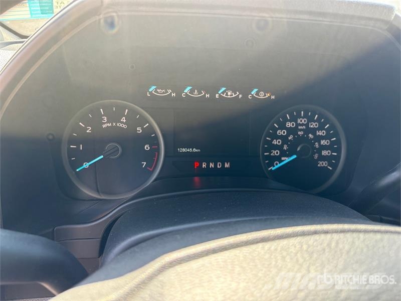 Ford F-150 XLT 4x4 Crew Cab Pickup Muu