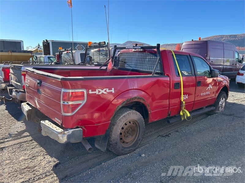Ford F-150 XLT 4x4 Crew Cab Pickup (Inoperable) Ostalo