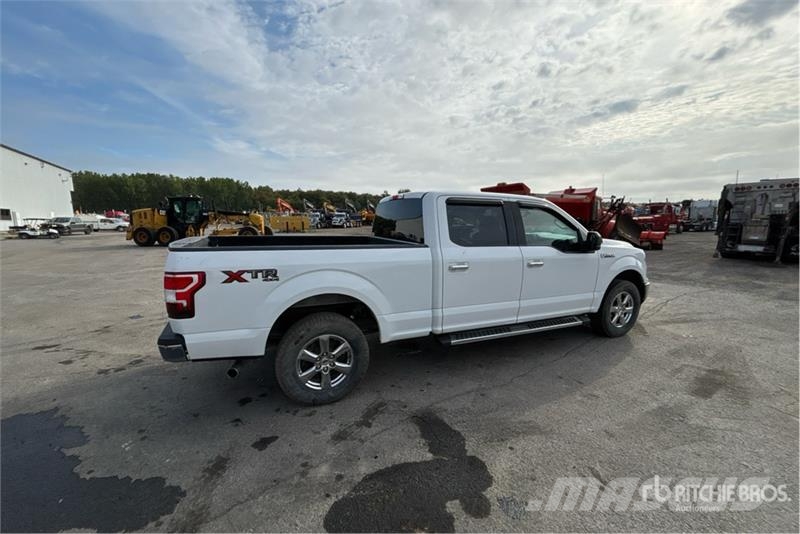 Ford F-150 XLT 4x4 Crew Cab Pickup 其他