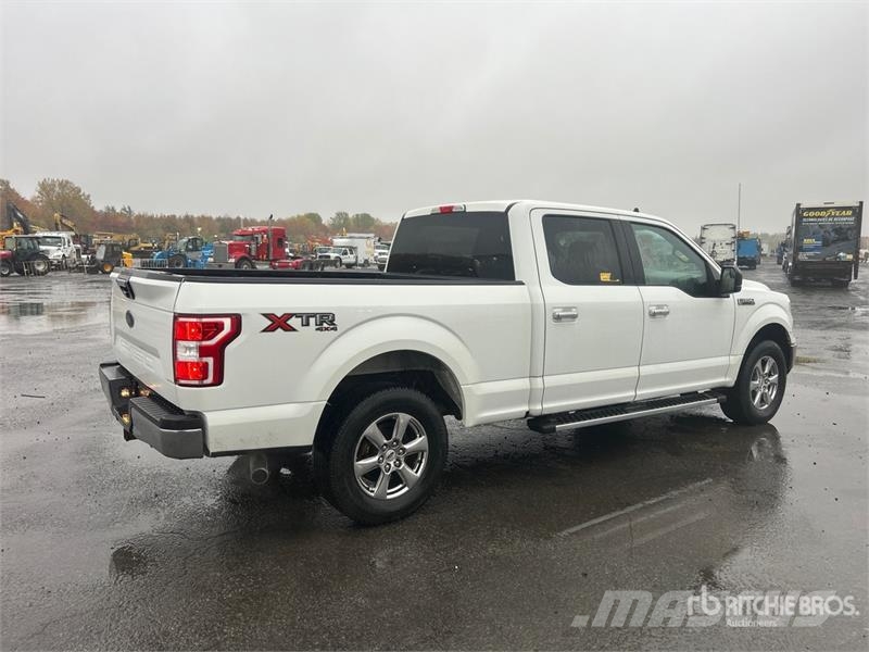 Ford F-150 XLT 4x4 Crew Cab Pickup Andre varebiler
