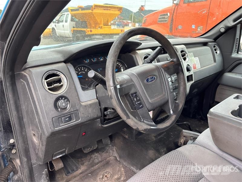 Ford F-150 XLT 4x4 Crew Cab Pickup Muu