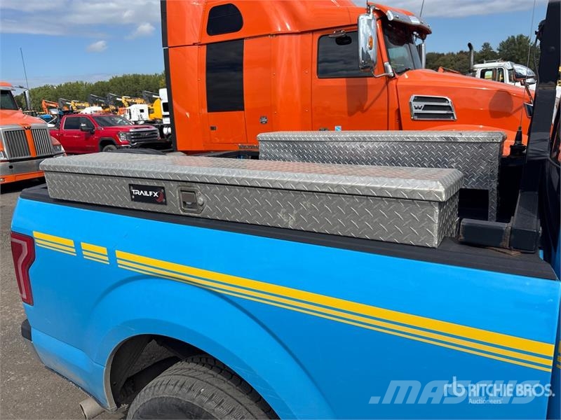Ford F-150 XLT 4x4 Crew Cab Pickup Drugi