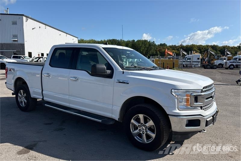Ford F-150 XLT 4x4 Crew Cab Pickup Muu