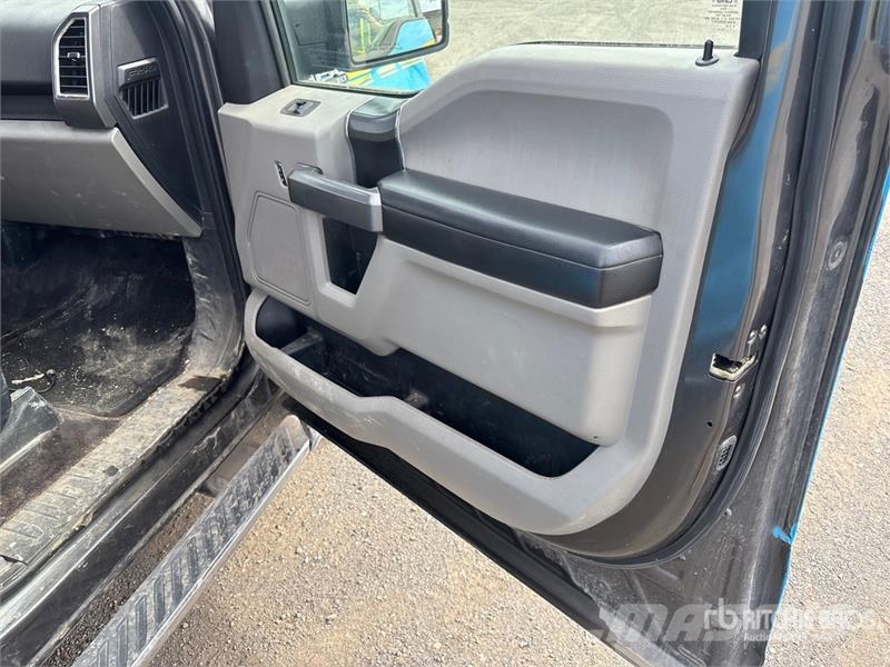 Ford F-150 XLT 4x4 Crew Cab Pickup Drugi