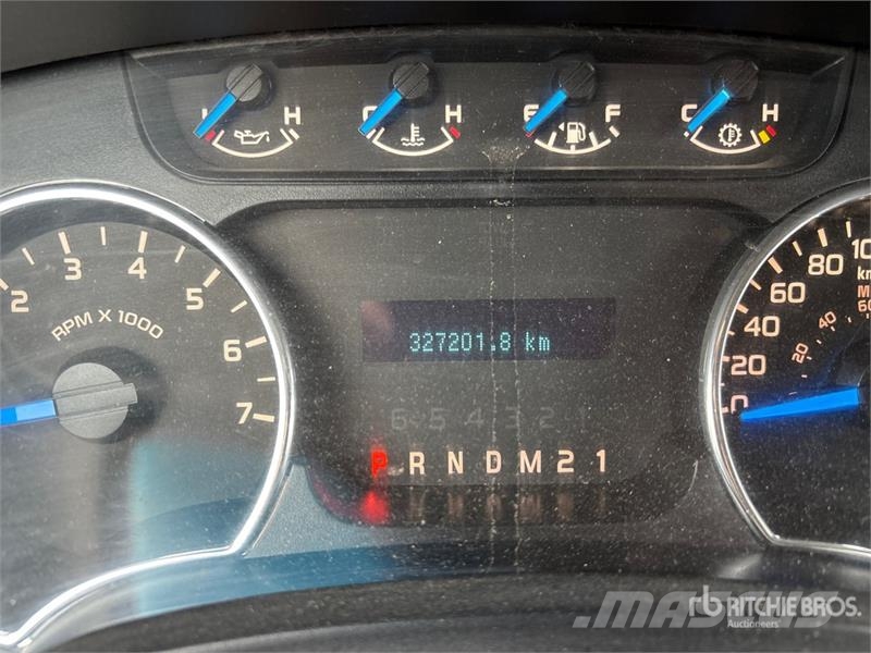 Ford F-150 XLT 4x4 Crew Cab Pickup Muu