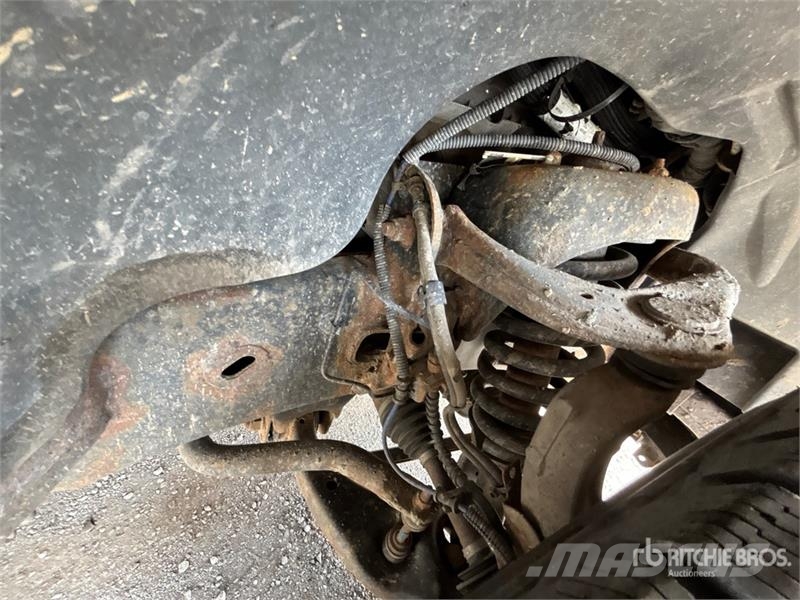 Ford F-150 XLT 4x4 Crew Cab Pickup Drugi