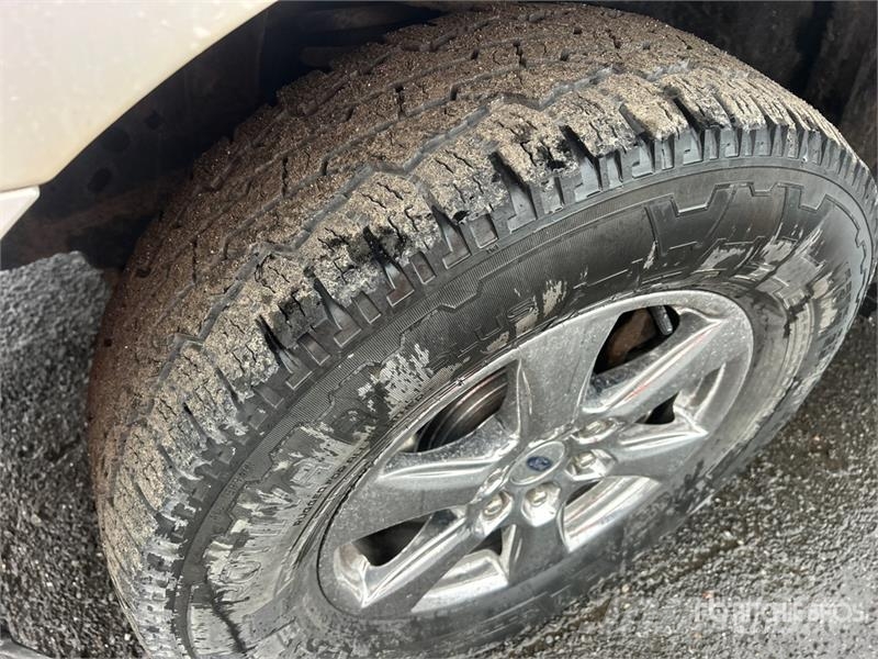 Ford F-150 XLT 4x4 Crew Cab Pickup Andre varebiler