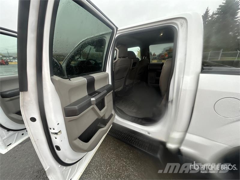 Ford F-150 XLT 4x4 Crew Cab Pickup Outros