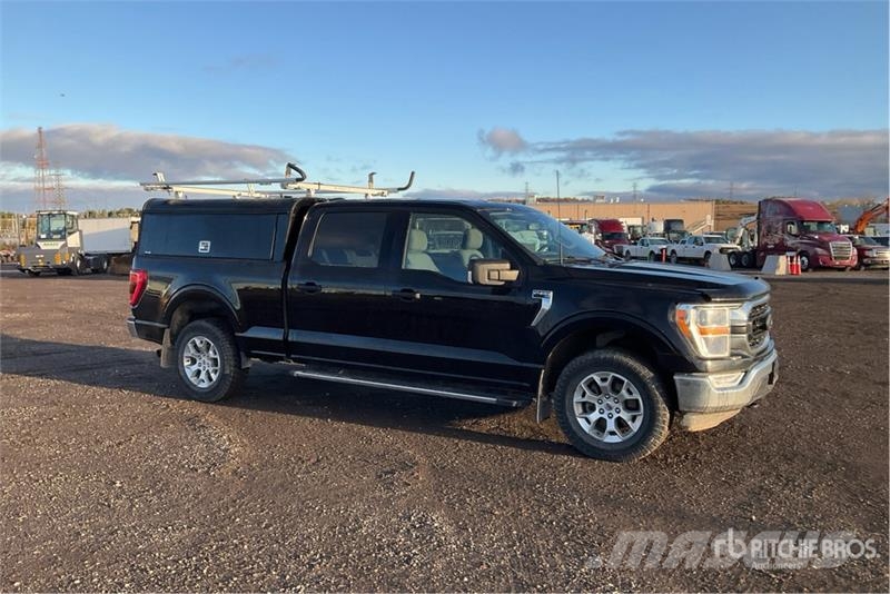 Ford F-150 XLT 4x4 Crew Cab Pickup Andere Transporter