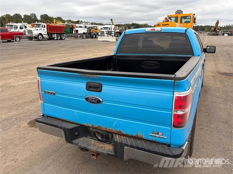 Ford F-150 XLT 4x4 Crew Cab Pickup Muu
