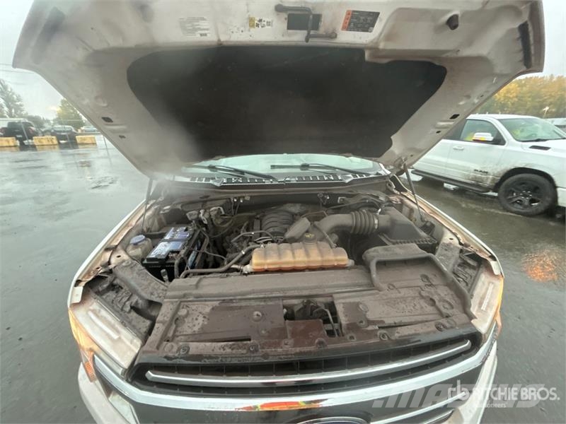 Ford F-150 XLT 4x4 Crew Cab Pickup (Inoperable) Ostalo